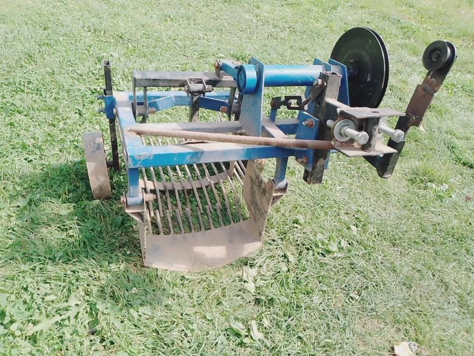 Вібраційна картоплекопалка