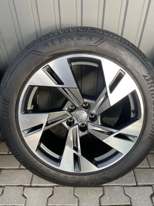 Диски резина колеса Audi e-tron 5x112 R20