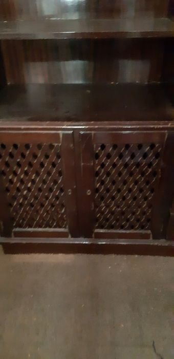 Estante estilo ingles madeira envernizada