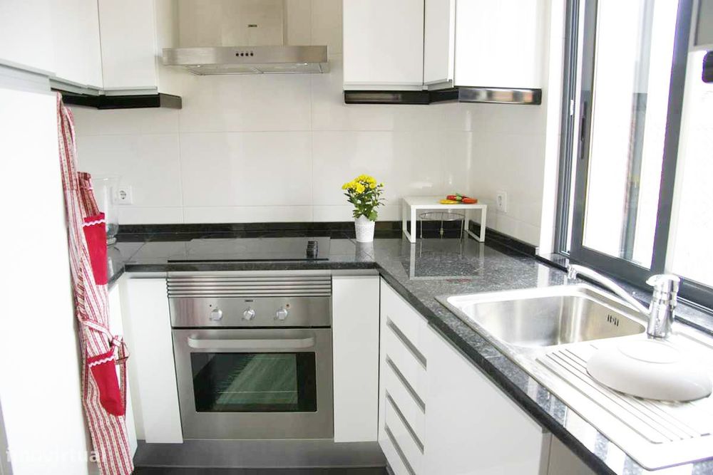 Para Venda Moradia T3 (4Assoalhadas) Localizada nos Prazeres, Lisboa