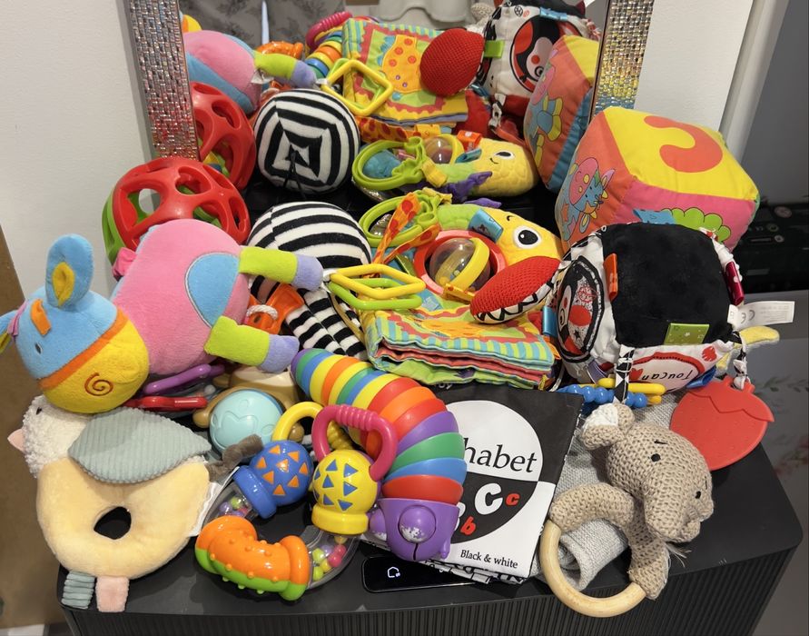 Zestaw zabawek niemowlęcych