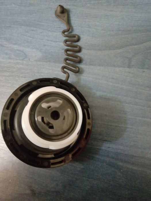 Кришка горловини бака фіксатор C70 Volvo 31261589
Готово до відправки