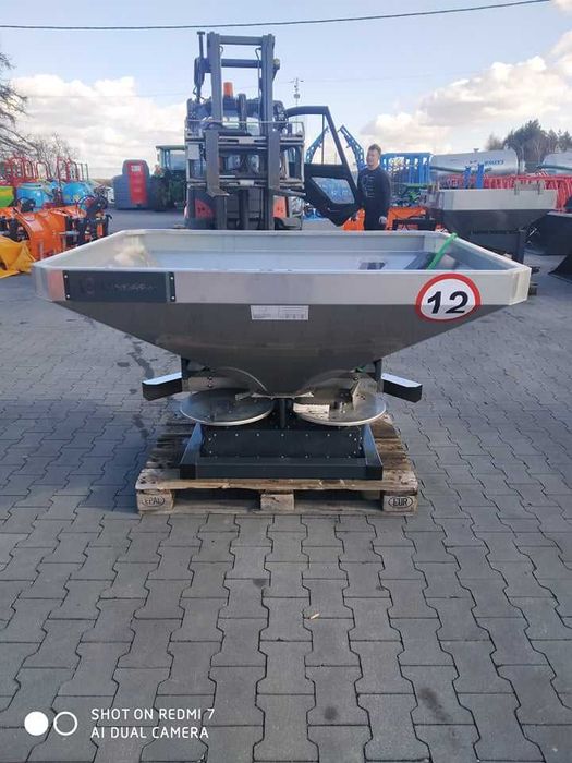 Rozsiewacz nawozów LANGREN RS-800, poj. 800l, 2-tarczowy + plandeka