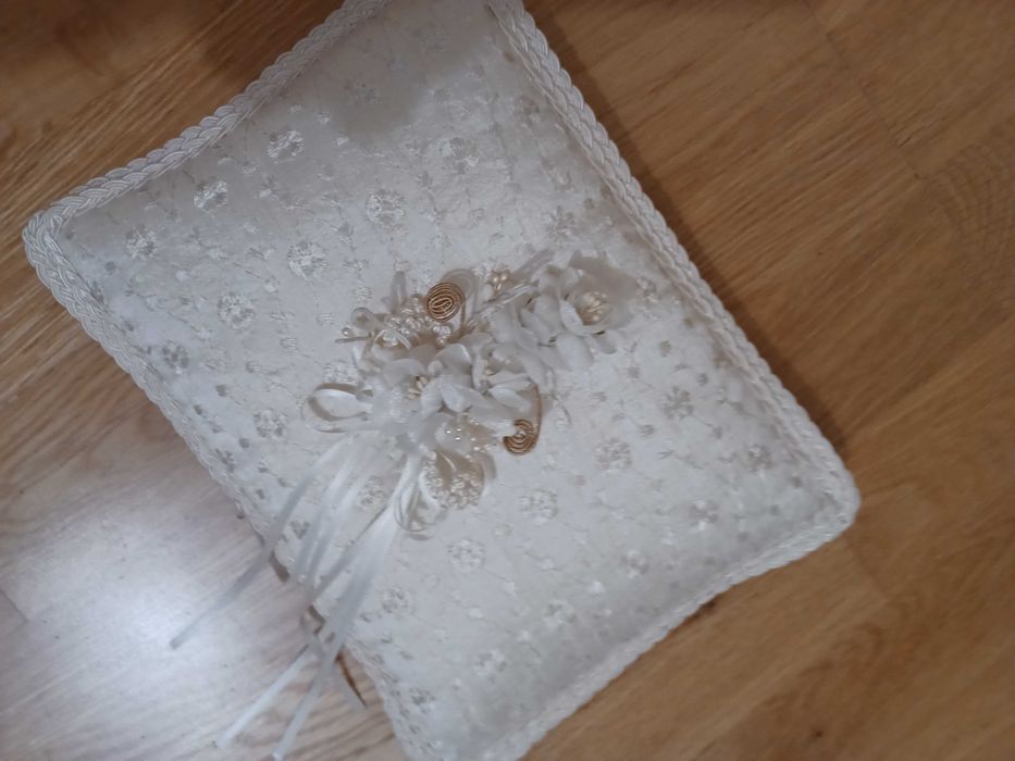 Almofada para alianças