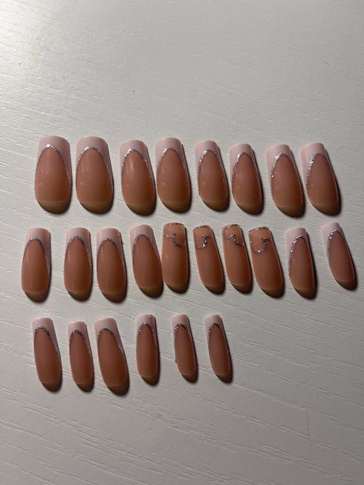 tipsy sztuczne paznokcie