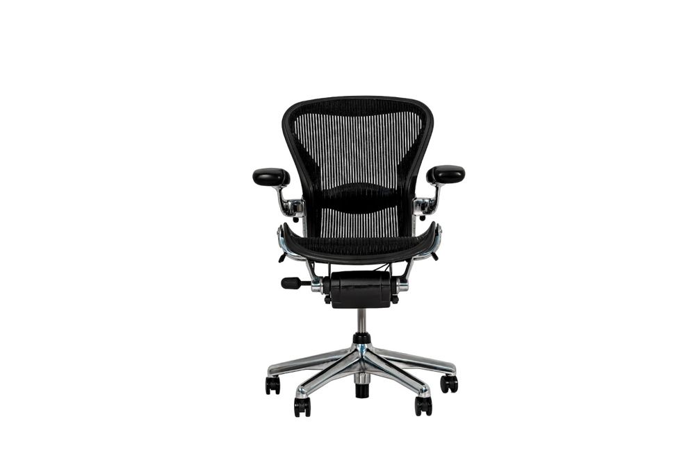 Cadeira Herman Miller- Aeron executive- estrutura polida