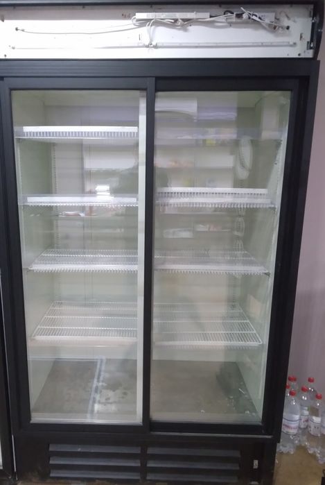 Холодильник двудверний для води та пива