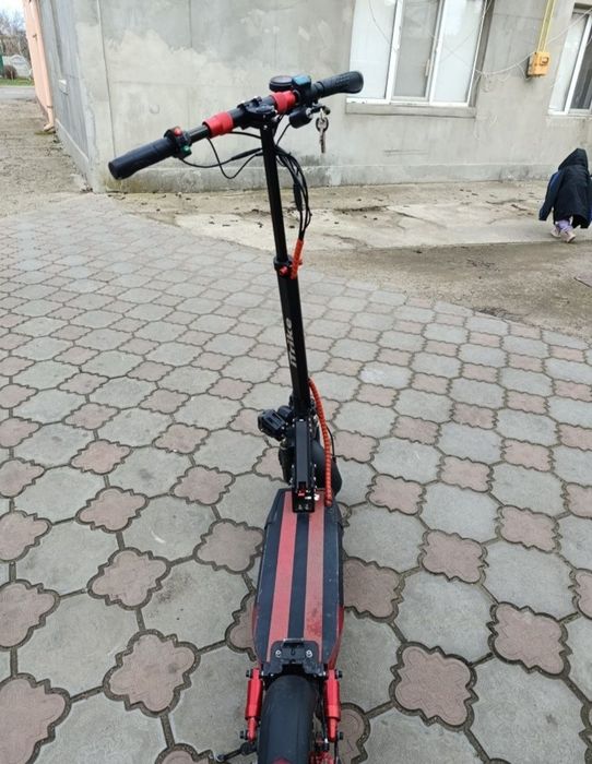 Продам електросамокат