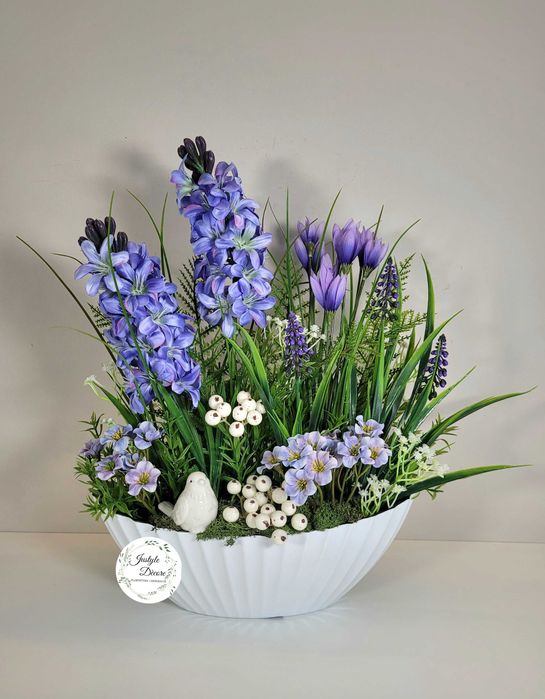 Stroik wiosenny Wiosna kwiaty kompozycja. Rękodzieło