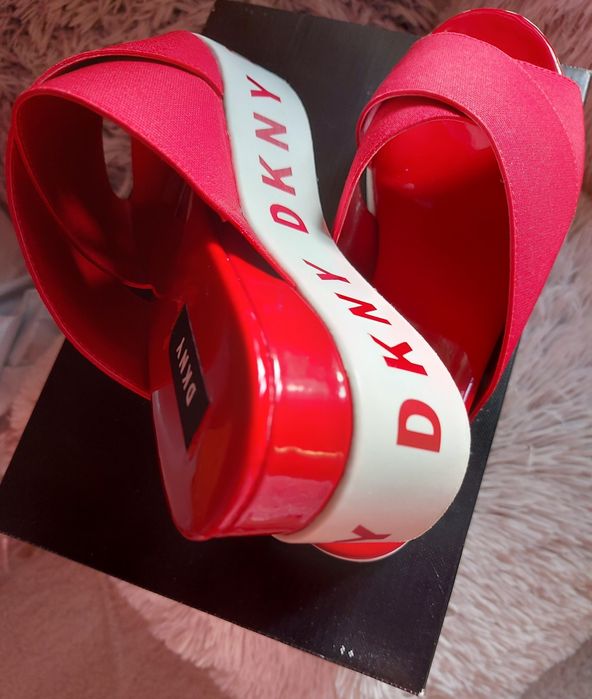 DKNY CRISTI klapki platform red 38,5