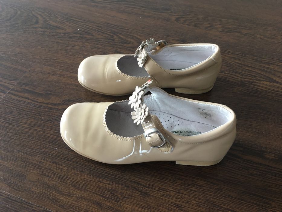 Vendo sapatos de cerimonia de menina