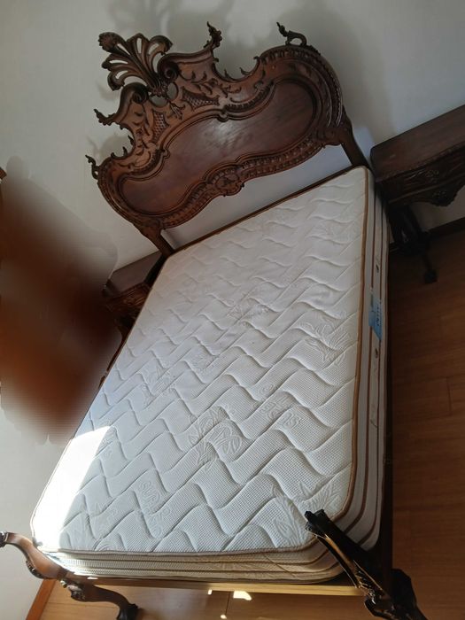 Vende-se mobilia de quarto completa estilo D. Joao V