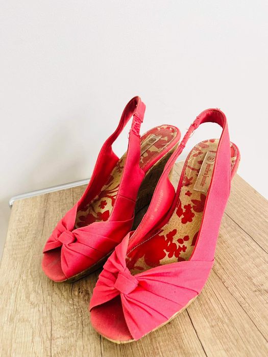 Jennifer CCC 37 sandalki na koturnie rozowe