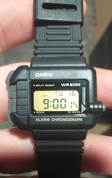 Zegarek Casio WN-10 vintage.