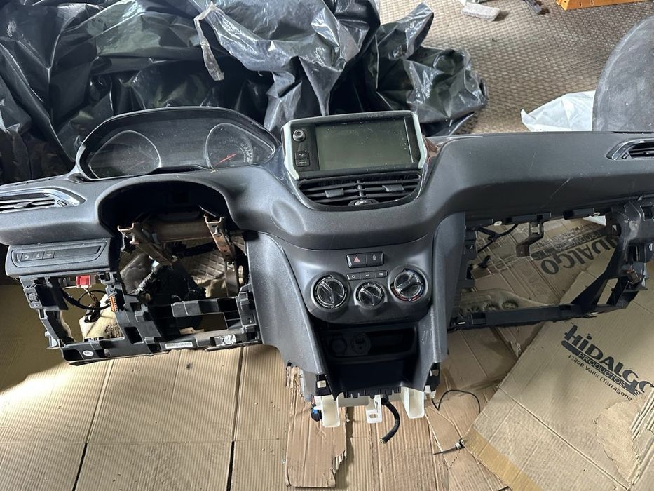 Tablier Peugeot 208