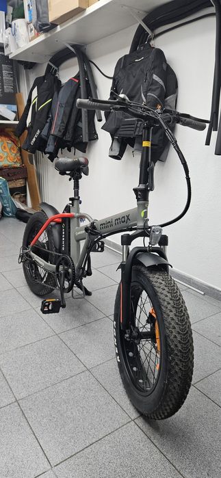 Bicicleta eletrica COMO NOVA