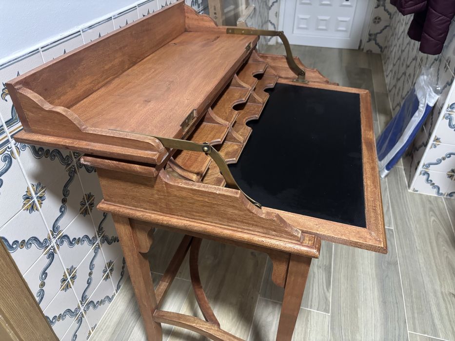 Secretaria escrivaninha em madeira