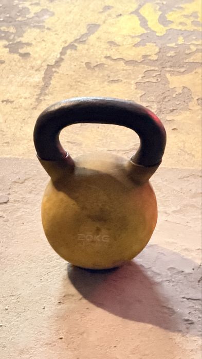 Kettlebell 20kg em ferro