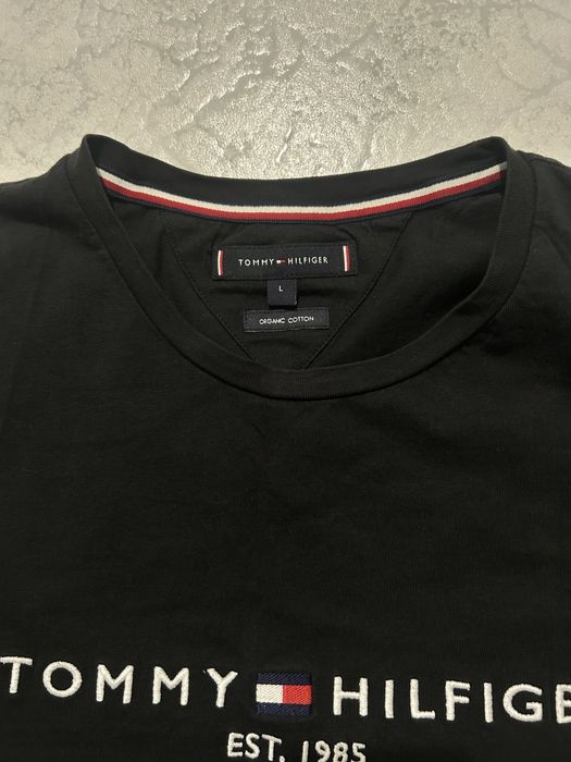 Tommy Hilfiger big logo tee