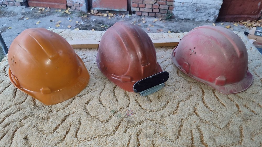 Продам каски строительные
