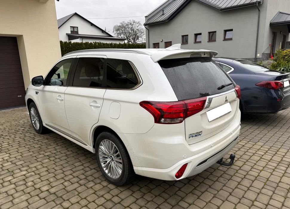 Mitsubishi Outlander 2.4 Plug in PHEV 2020