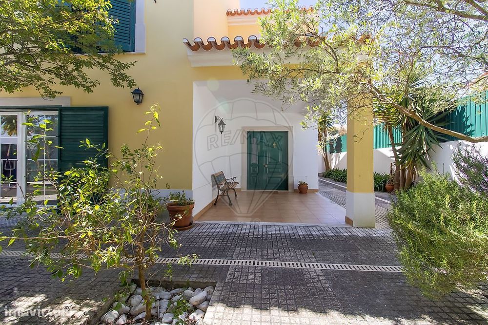 Moradia T4 para venda