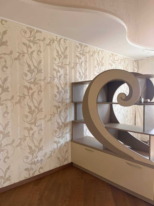 Продам 1 кім. кв Силікатна, 4