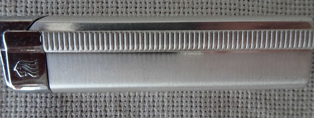 Isqueiro e Porta-Chaves Novos com Caixa (Prateado)