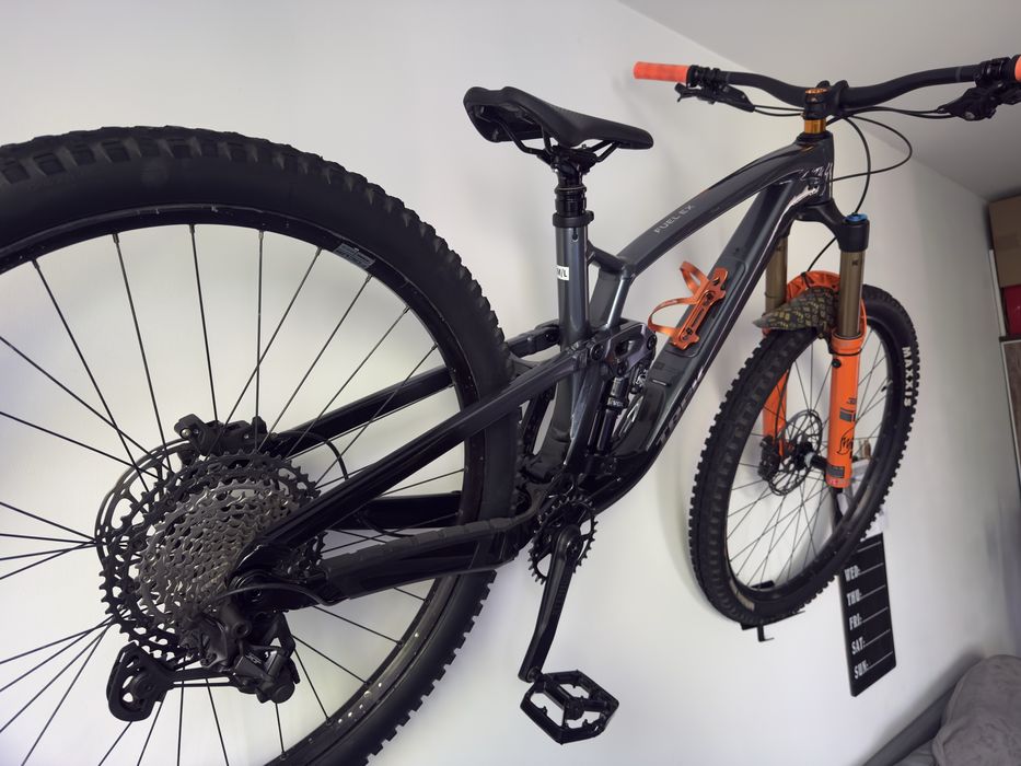 Trek Fuel EX 8 Gen 6 (2024) - Fox 38 Factory