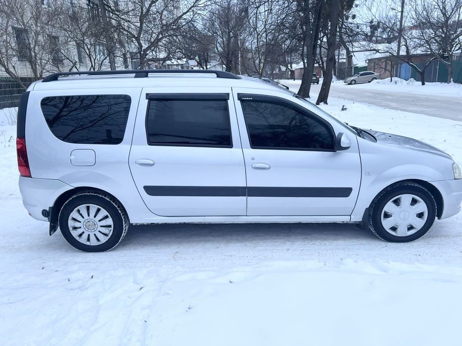 Продам  DACIA LOGAN 7 місьць