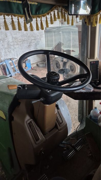 Трактор John Deere 8430