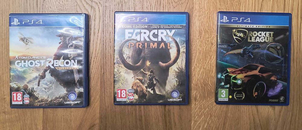 Playstation 4 + 2 pady +  6 gier