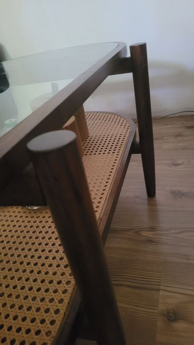 Stolik kawowy, drewniany z rattanem