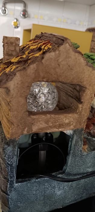 Fonte de Água Zen- em resina- ligação elétrica