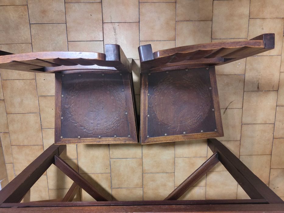 Mesa de Jantar, Rústica, Extensível, em Madeira Maciça + 6 Cadeiras