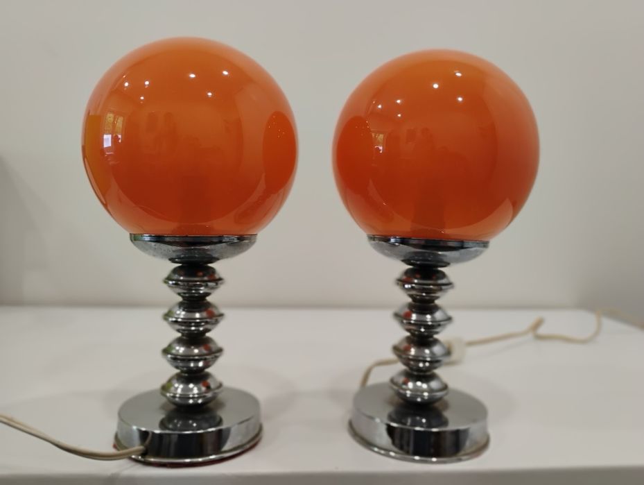 Par de candeeiros vintage com globos de vidro laranja