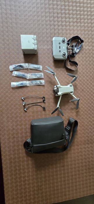 Vendo drone DJI MINI 3 Pro Fly more Combo

Em muito bom estado.

Inclu