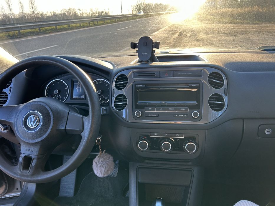 Volkswagen Tiguan 2012 VIN WVGAV7AX9CW090658 фото оголошення 5 з 8