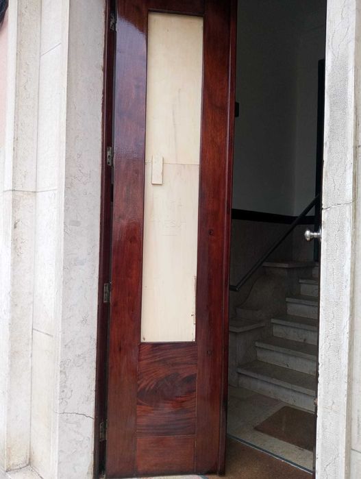 Reparação de Portas – Serviço Profissional de Carpintaria