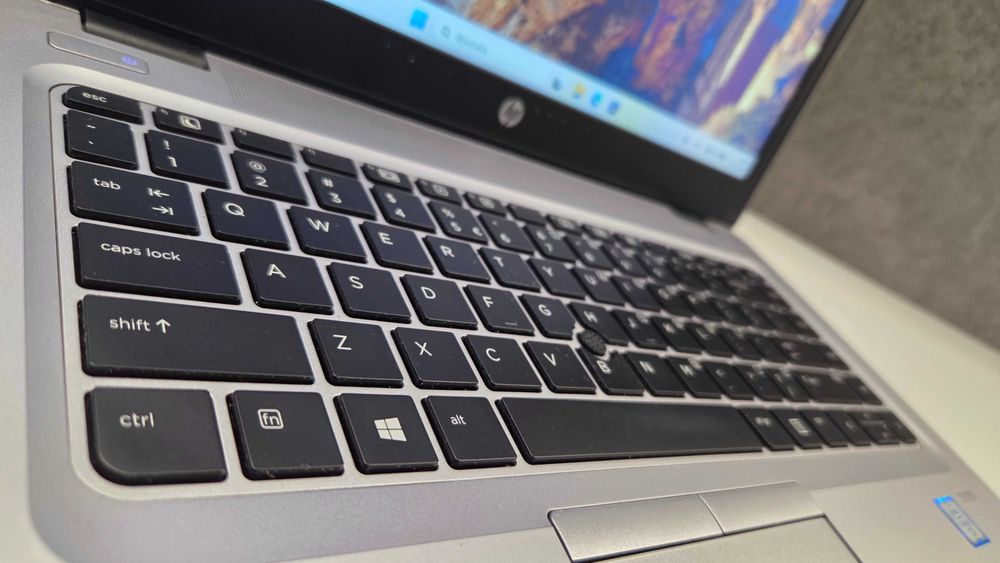 Cienki HP EliteBook 840 i5 6200U ram 8GB dysk 256SSD Laptop Windows 11