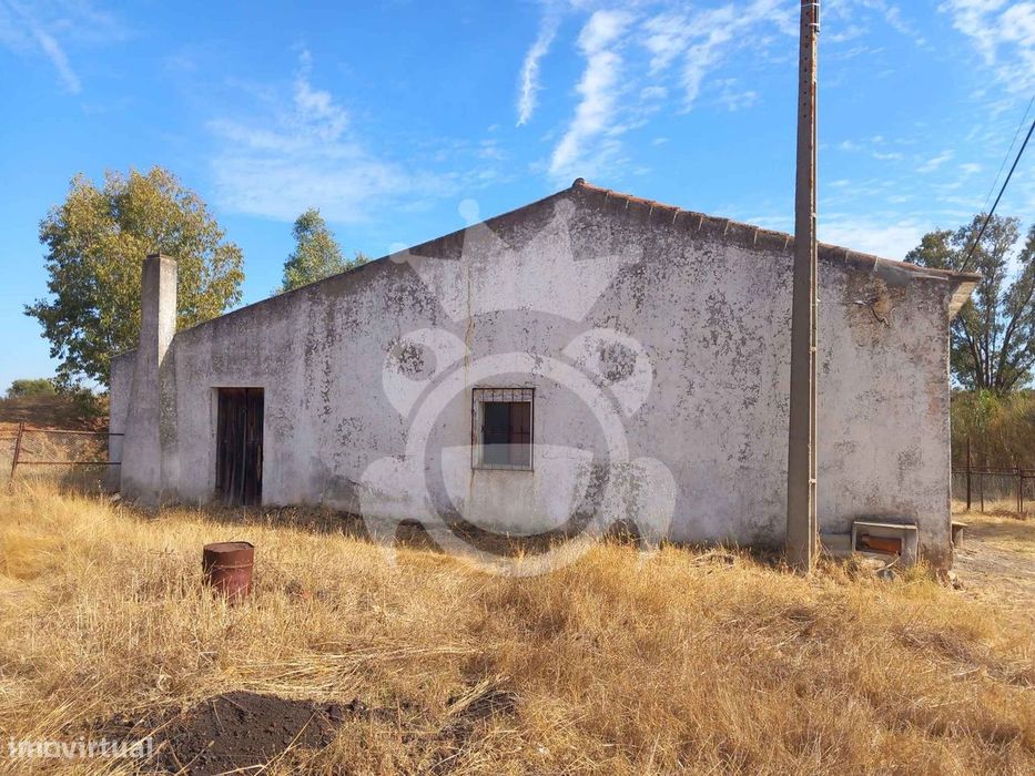 Monte junto à EN265 (Concelho de Serpa)