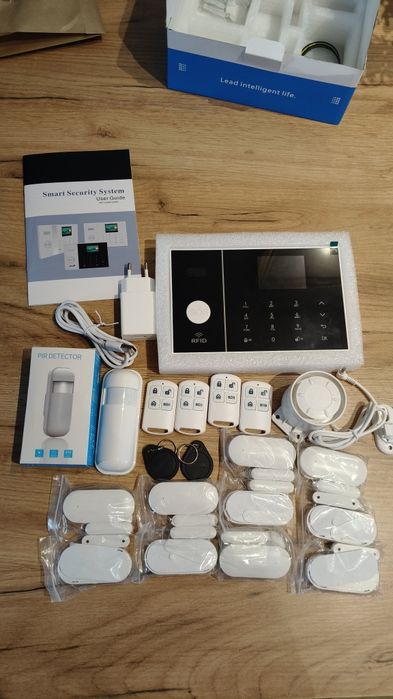 Duży Bezprzewodowy System Alarmowy PGST PG-108 WiFi/GSM Tuya – Bogaty Zestaw!