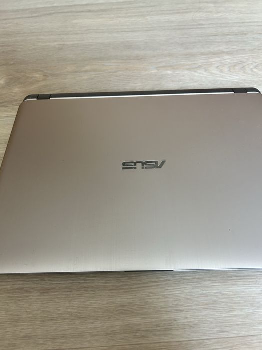 Ноутбук ASUS для навчання