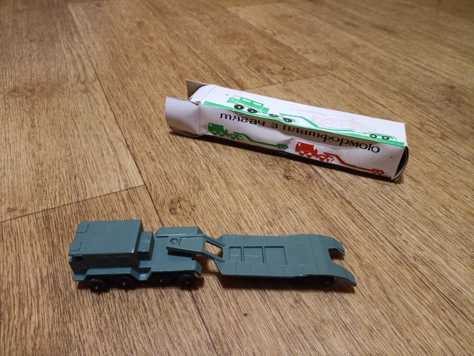 Игрушка ссср машинка тягач