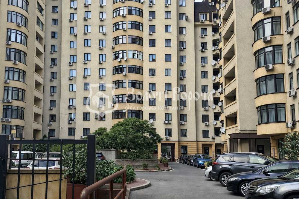 Комерція, 5к. Гарний стан. Дмитрівська, 69, Центр, Шевченківський р-н