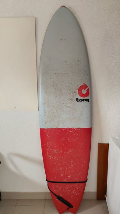 Prancha de Surf Torq 6'10" (Epoxy) c/ Quilhas e Leash – Ideal Evolução