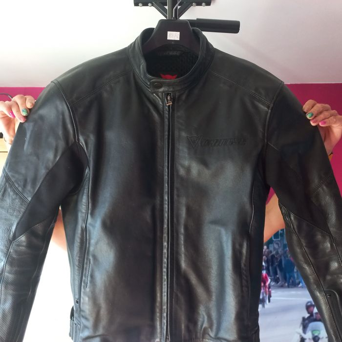 DAINESE skórzana kurtka motocyklowa.