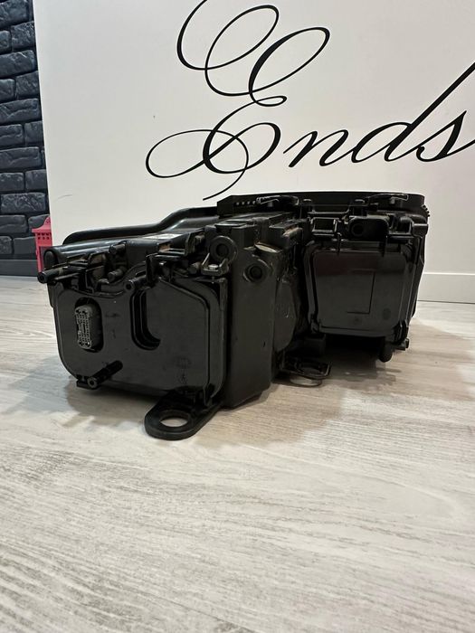 Lampa nowa przednia lewa Audi A8 D3