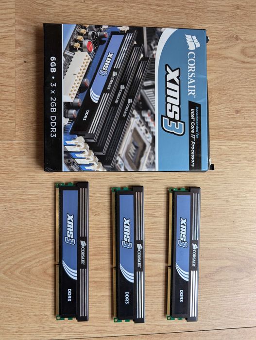 Kit Memória RAM Corsair XMS3 DDR3 6GB (3x2GB) 1600MHz