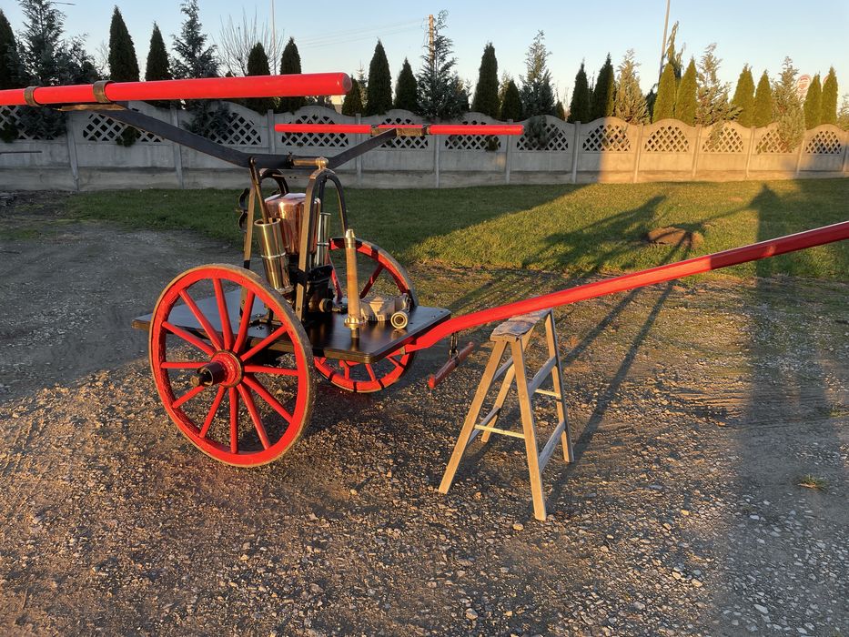 Pompa strażacka ręczna Sikawka wóz konny drewniany stary antyk